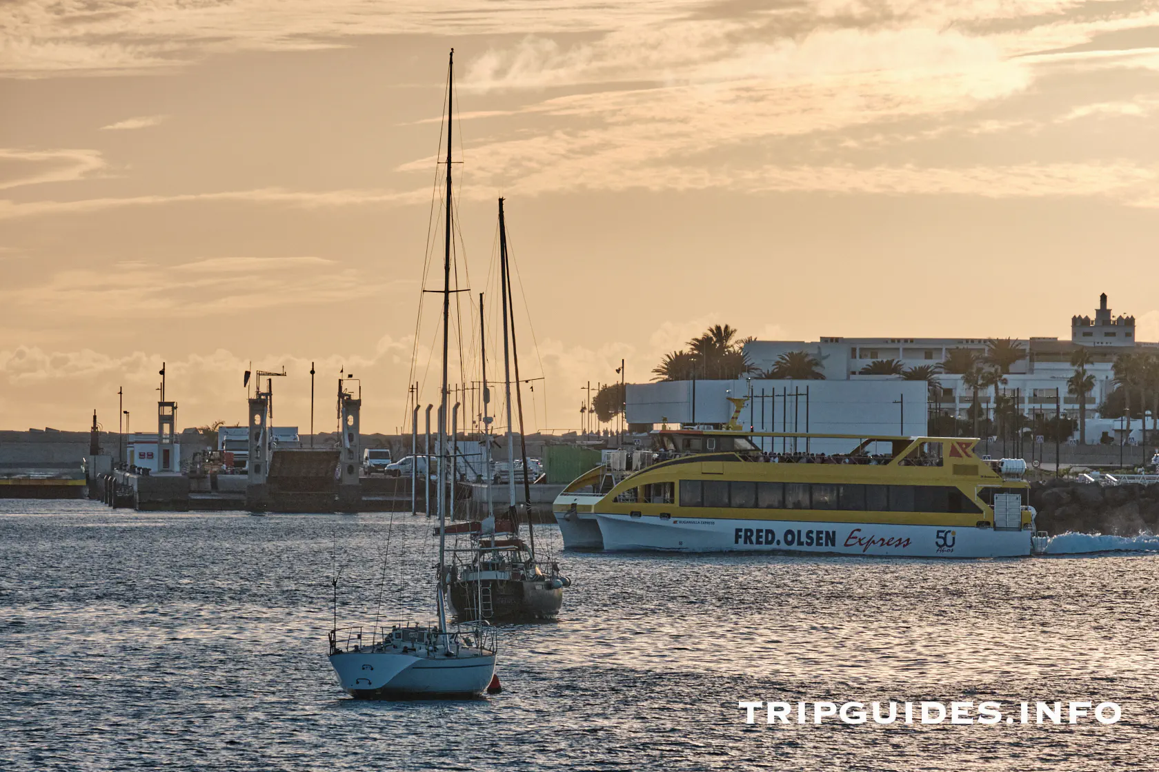 Порт Плайя-Бланка (Puerto de Playa Blanca) - Лансароте (Lanzarote)