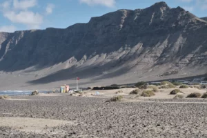 Фамара (пляж) - Playa de Famara - Лансароте