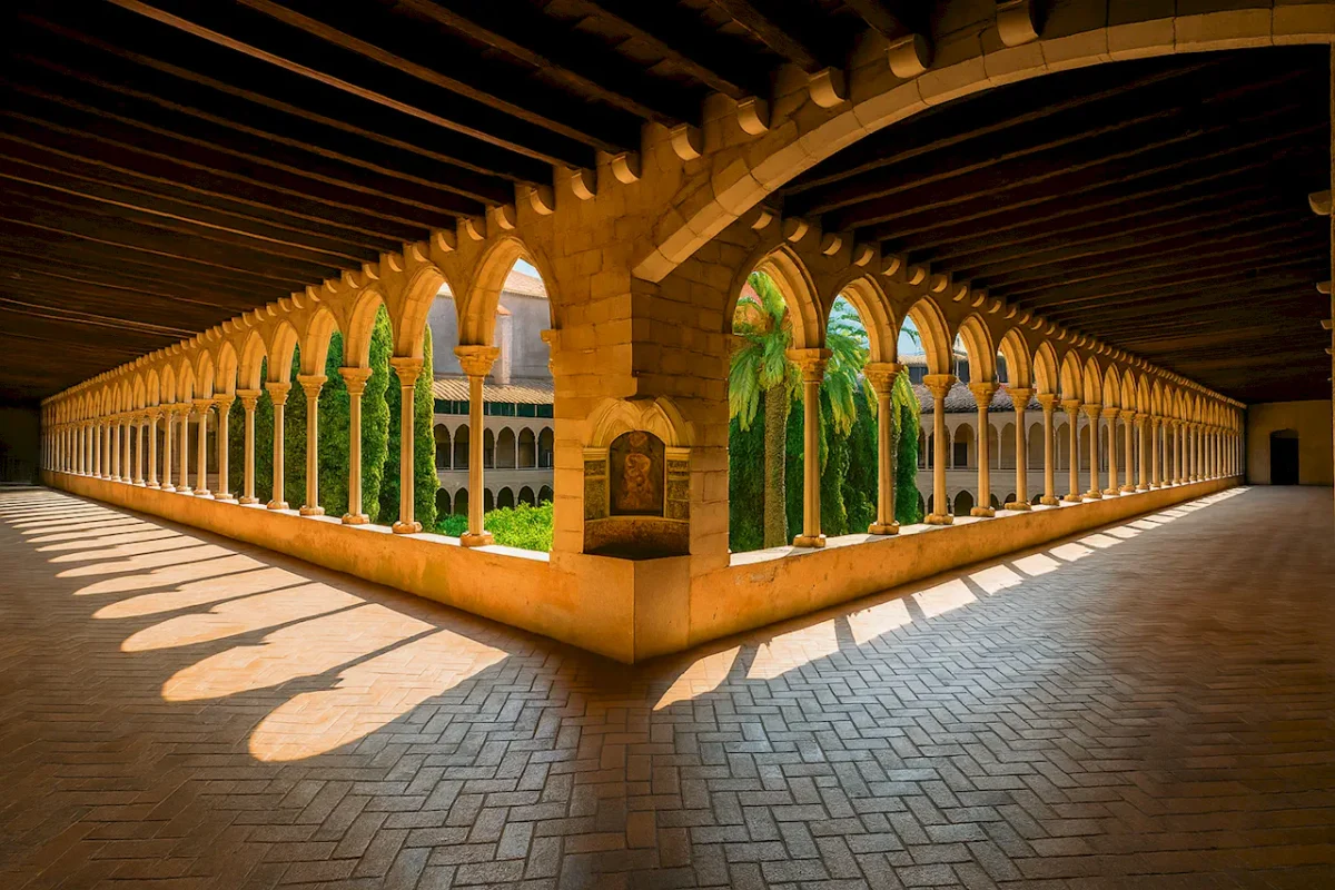 Королевский монастырь Педральбес в Барселоне (Reial Monestir de Santa Maria de Pedralbes de Barcelona)