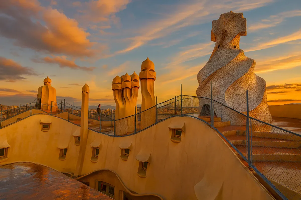 Дом Мила (Casa Milà) в Барселоне
