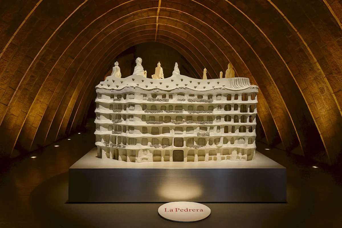 Дом Мила (Casa Milà) в Барселоне
