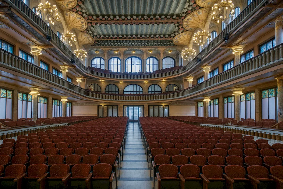 Дворец каталонской музыки (Palau de la Música Catalana) в Барселоне