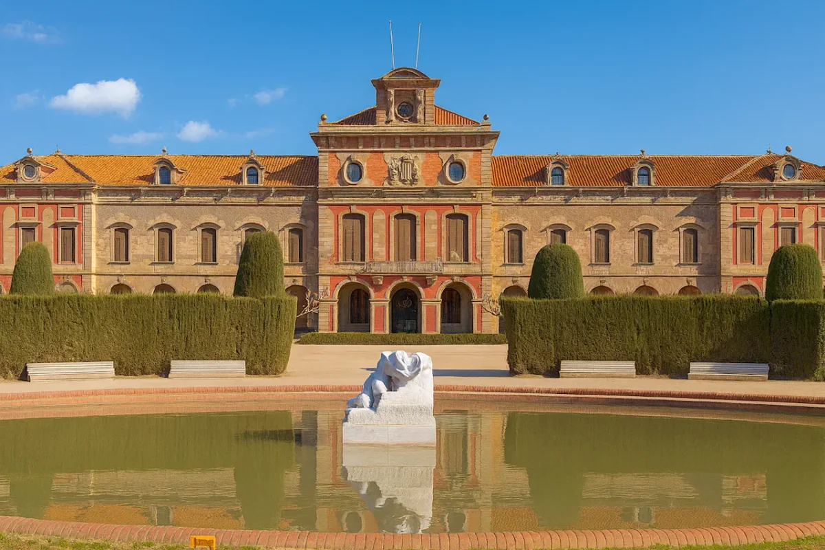 Парламент Каталонии - Парк Сьютаделья (Parc de la Ciutadella) в Барселоне