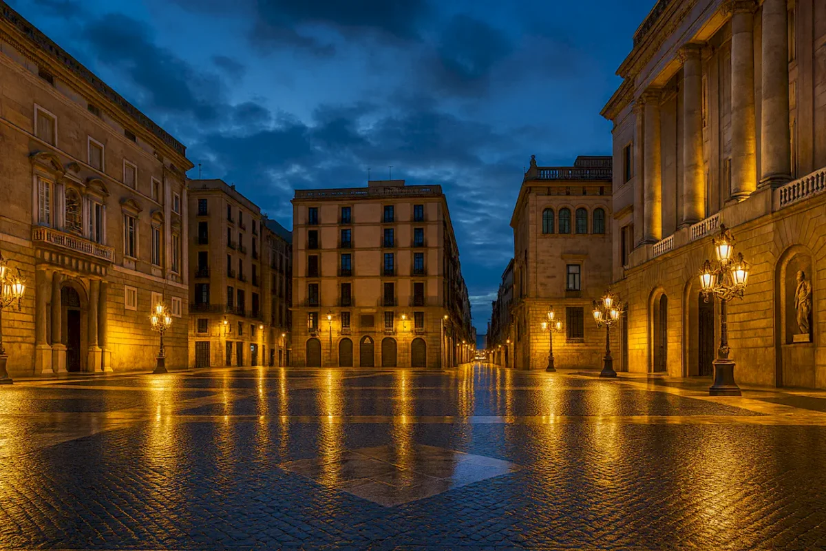 площадь Сан-Жауме (Plaça de Sant Jaume) в Барселоне