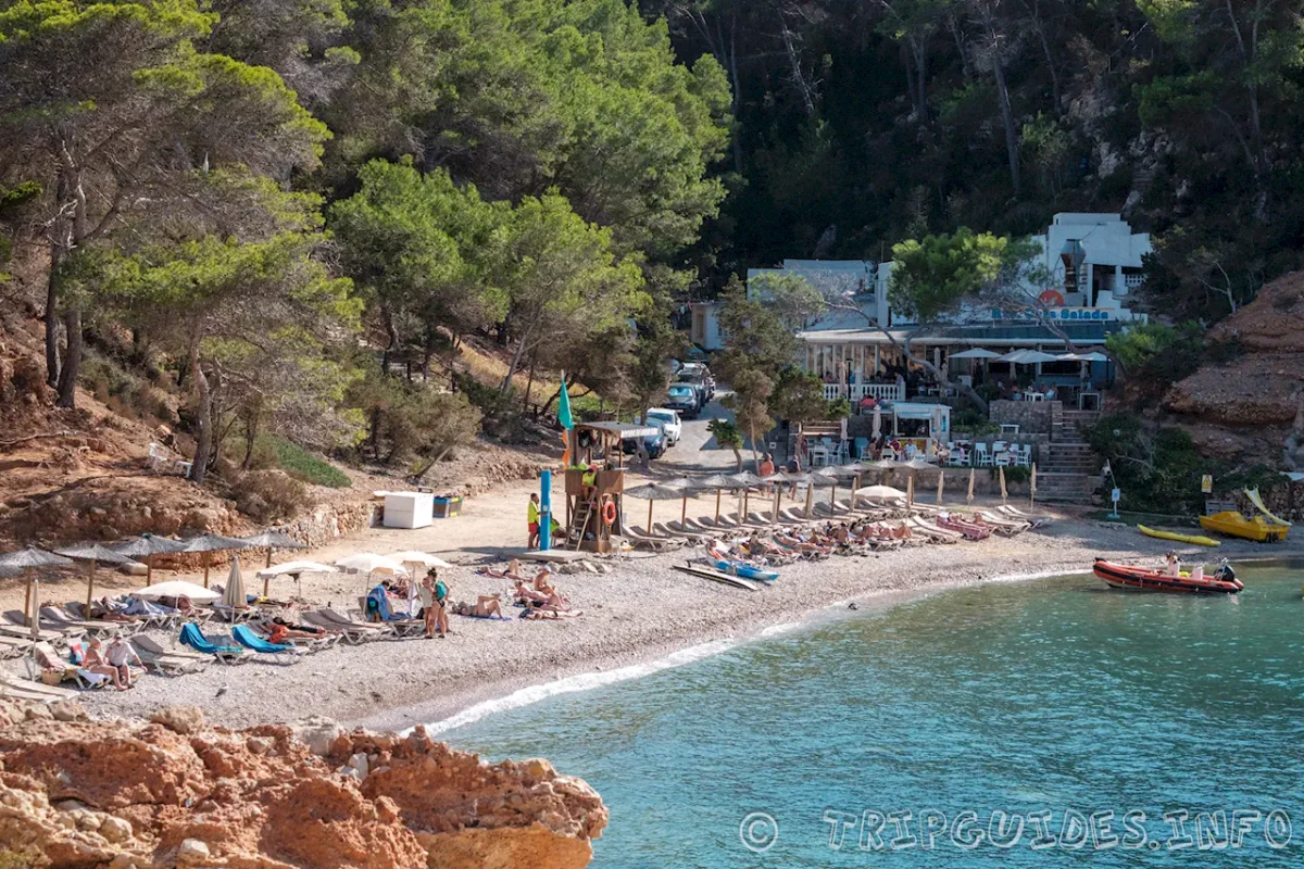 Пляж - Кала Салада (Cala Salada) - Ибица (Испания)