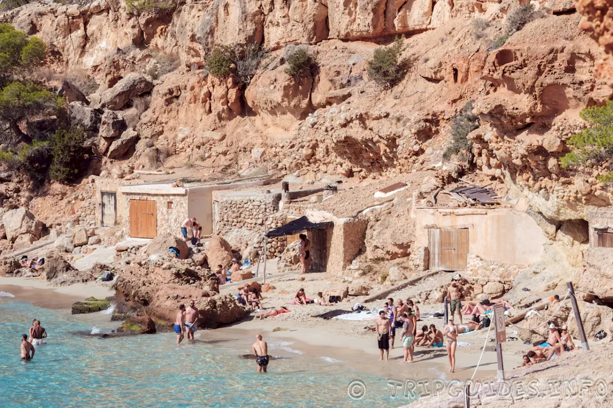 Пляж - Кала Саладета (Cala Saladeta) - Ибица (Испания)