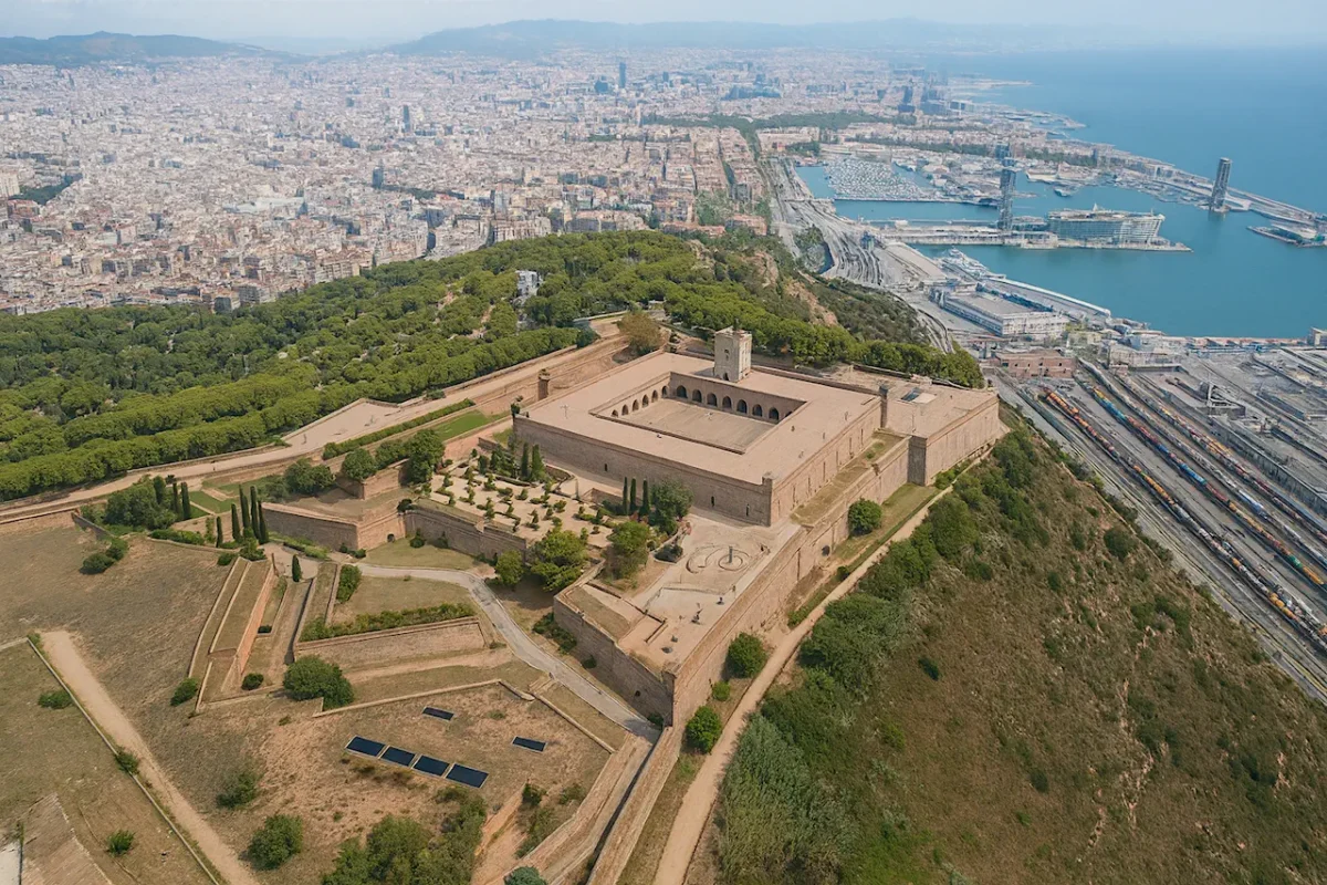 Крепость Монтжуик (Castell de Montjuïc) - Барселона